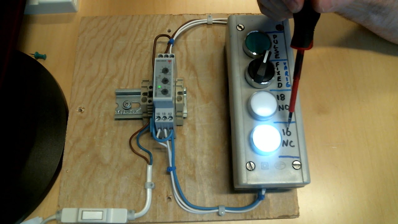 Carlo Gavazzi dmb51: Multifunction relay timer. Function: Op (Delay on Operate)