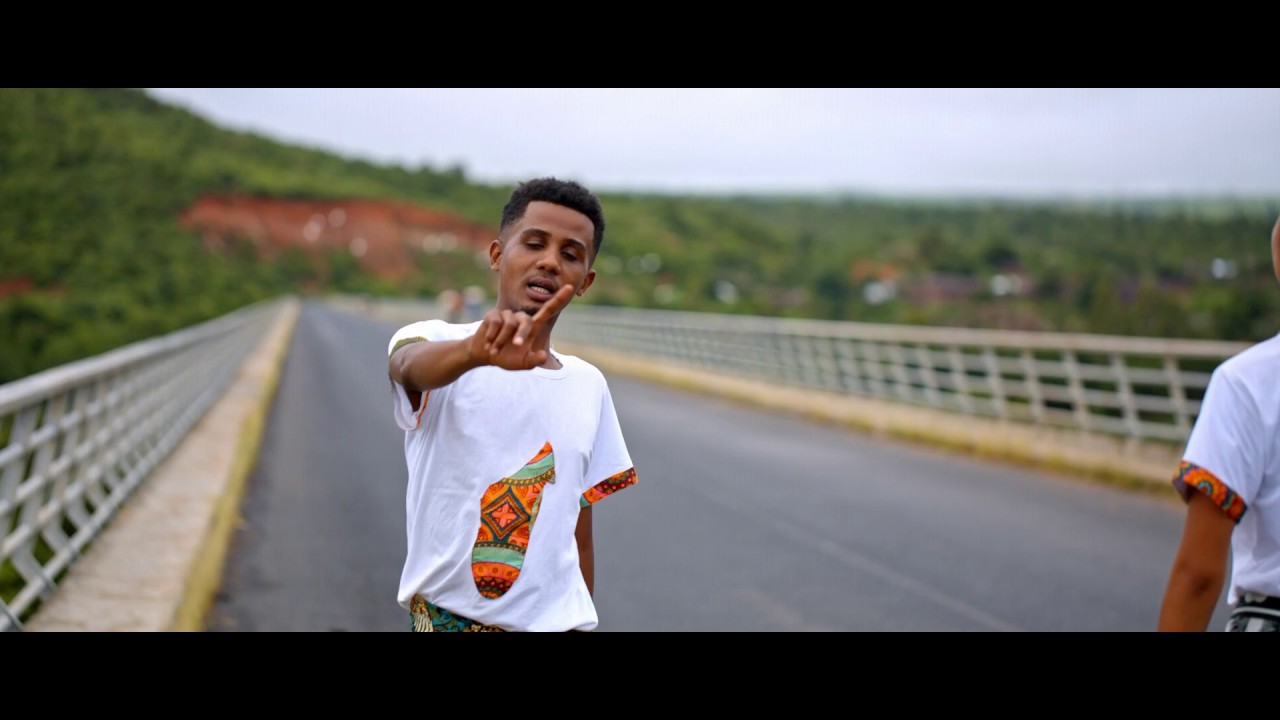 WENDY CATHALINA FEAT FAYONNE ARMADA 