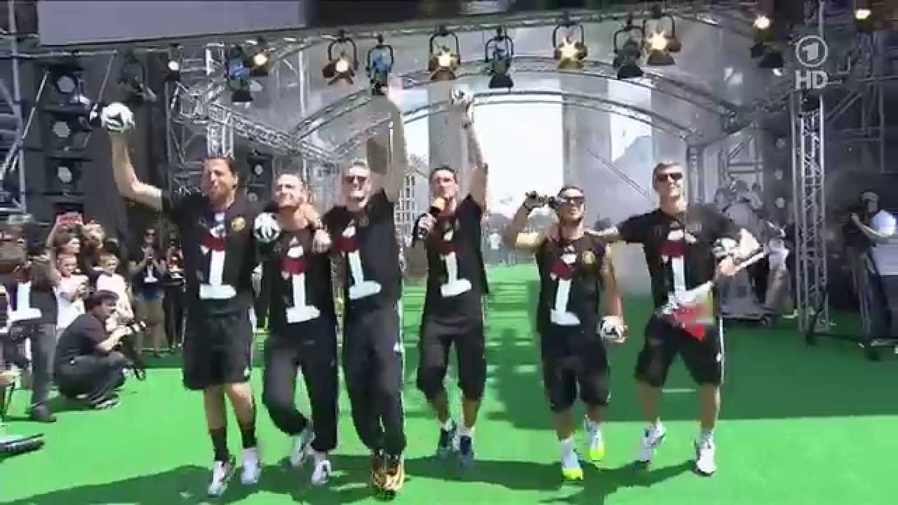 Victory celebration in Berlin - Miro Klose & co.