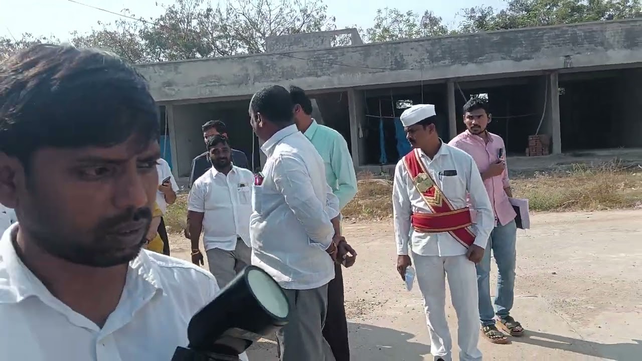 వరంగల్ మార్కెట్ను సందర్శించిన కలెక్టర్ సత్య శారదాదేవి ఈసీజన్లో రైతుల కు వసతులపై.మార్కెట్ అధికారులకు 