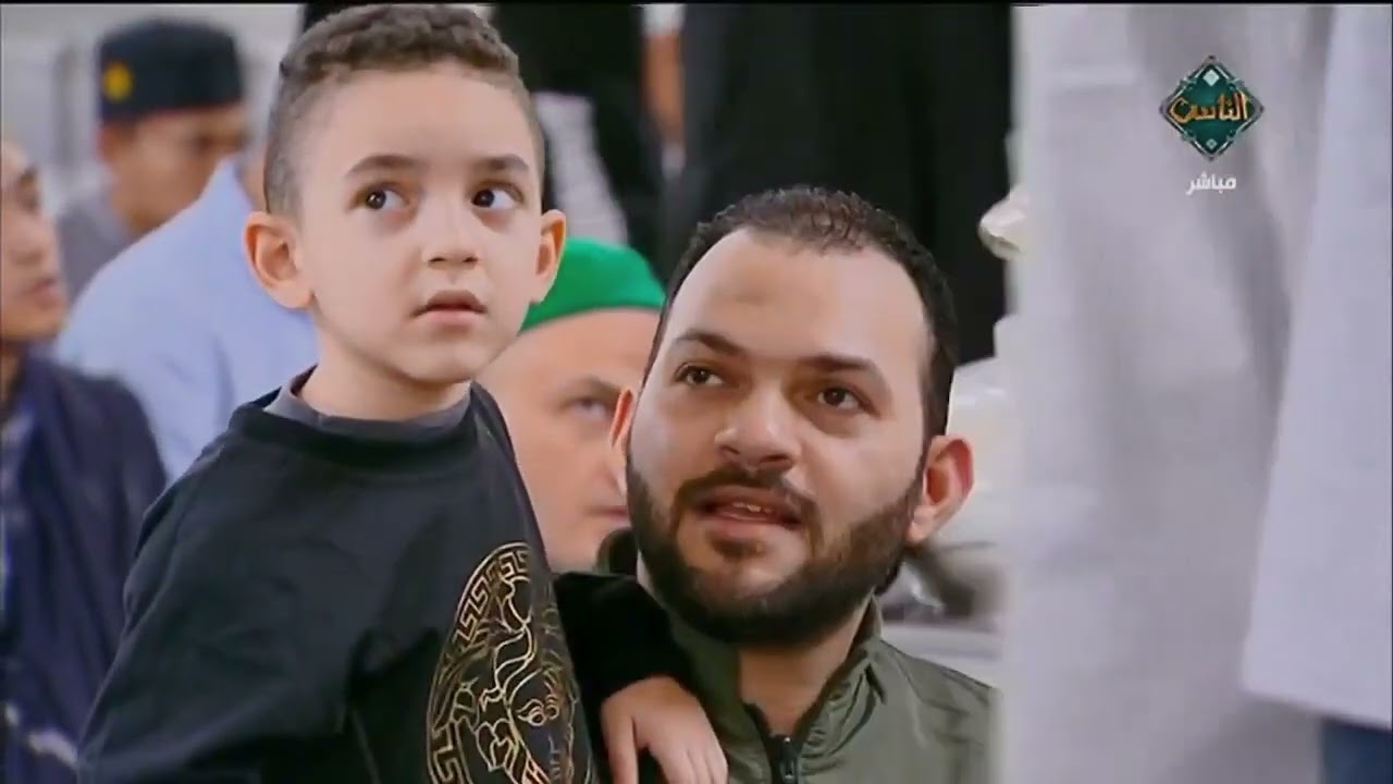 تكبيرات العيد من المحبين تهز أرجاء مسجد سيدنا الحسين عقب صلاة العشاء ❤️😍