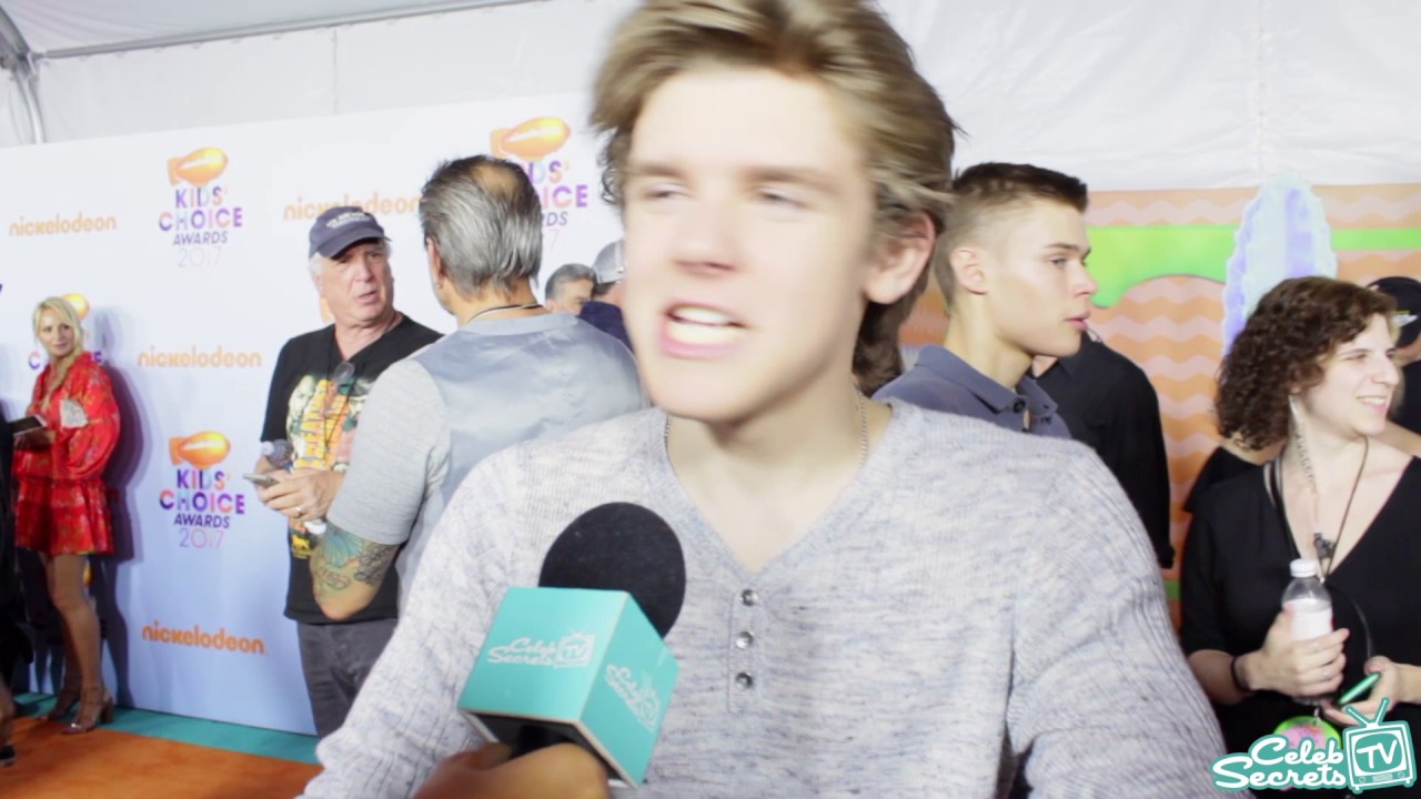 Sean Ryan Fox Interview: 2017 Kids' Choice Awards | CELEB SECRETS
