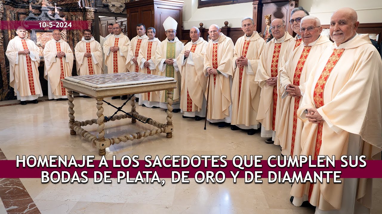 Homenaje a sacerdotes que cumplen  Bodas de Plata, Oro y Diamante