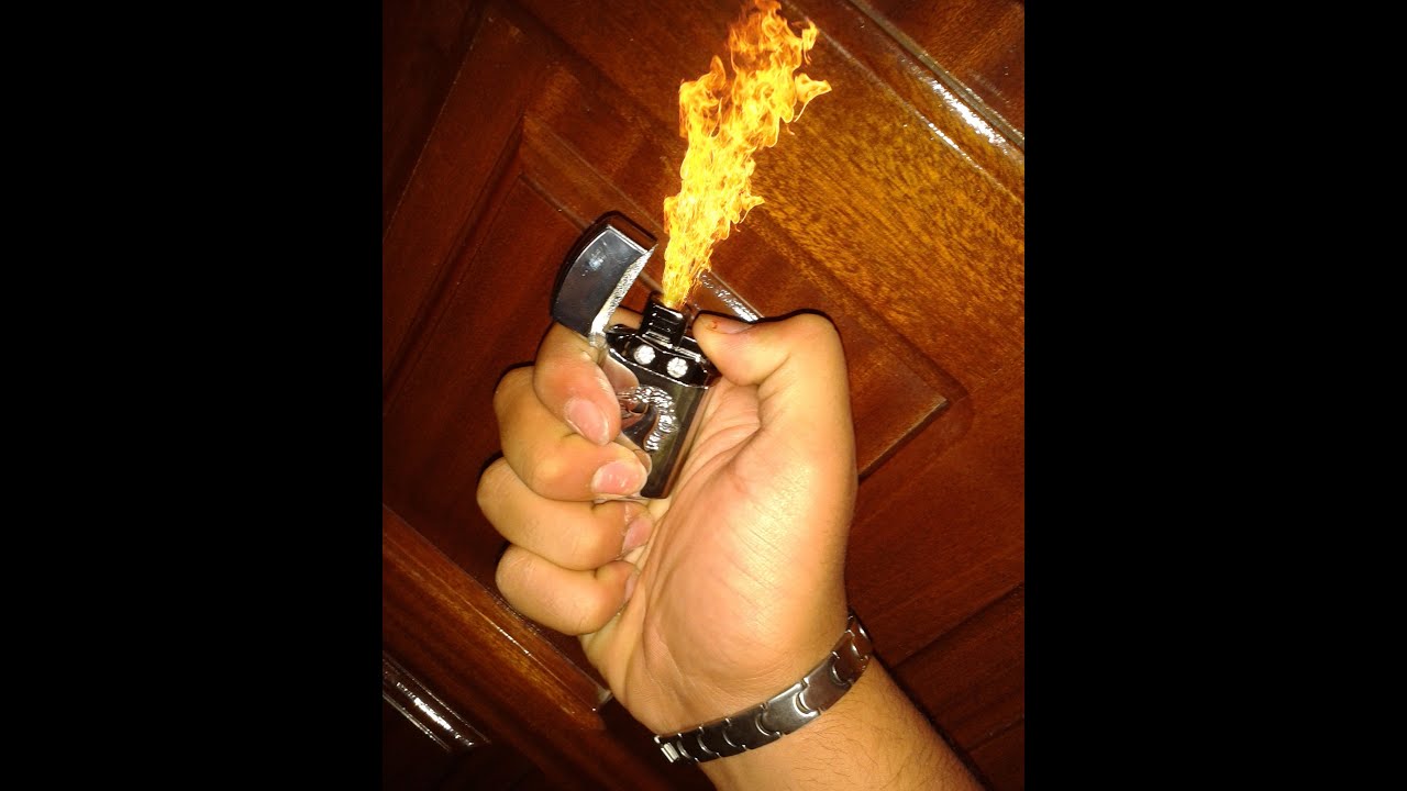 PhotoShop CS5 - How to make a big fire effect on lighter (Tutorial) .
