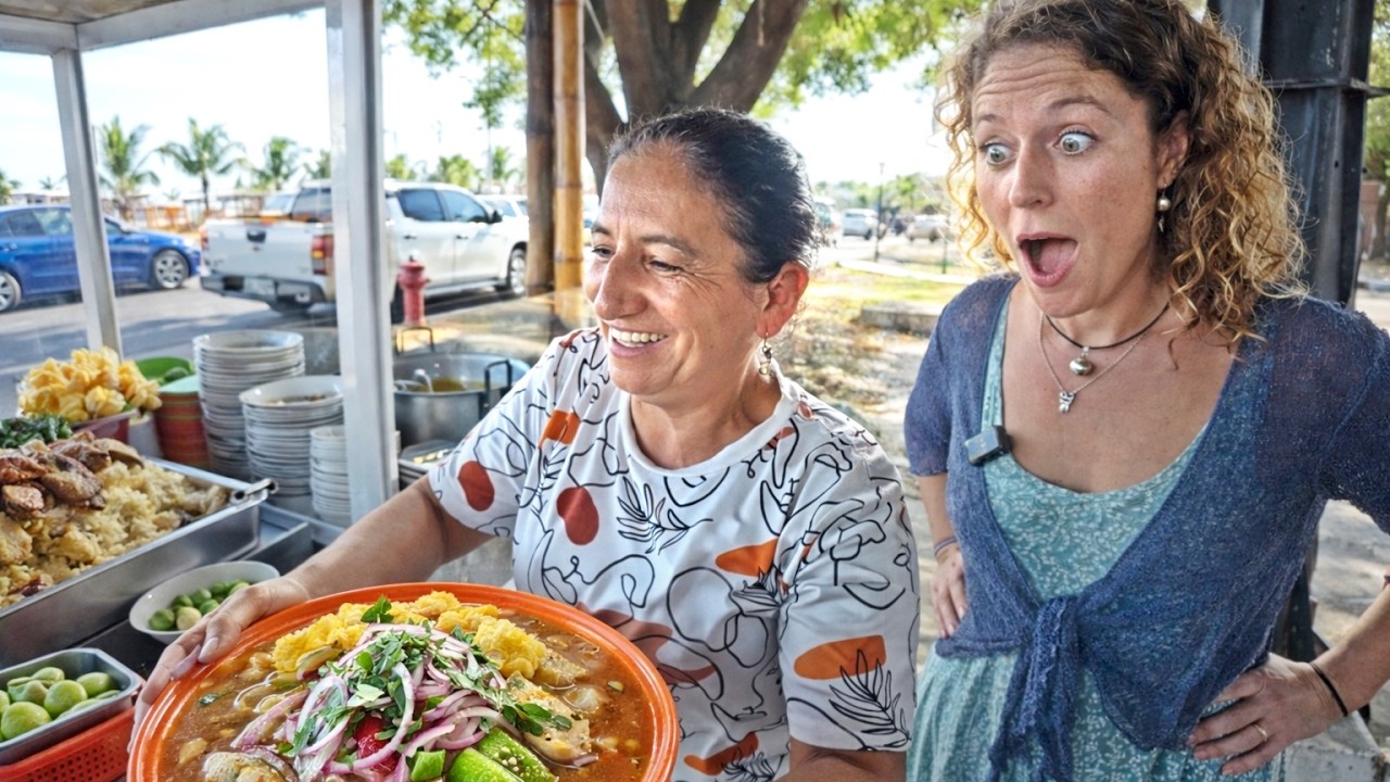 PROBAMOS COMIDA EN LA COSTA DE ECUADOR! 🇪🇨