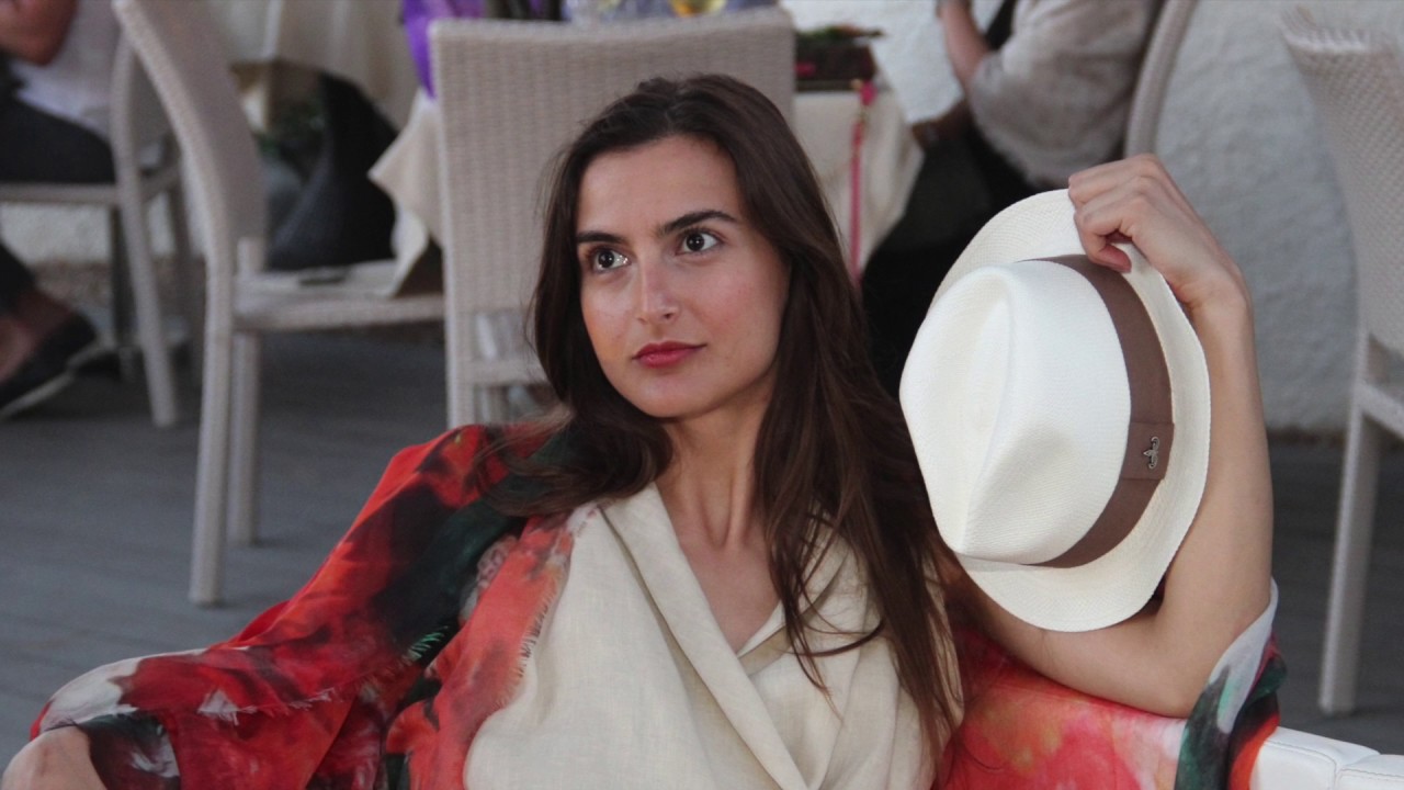 A Sea & Snow love story in Punta Baja Act 1&deg;