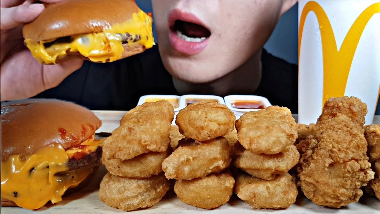 ASMR McDonald Triple CheeseBurger and McNugget McWing Mukbang 맥도날드 트리플치즈버거 맥너겟 맥윙 리얼사운드 먹방