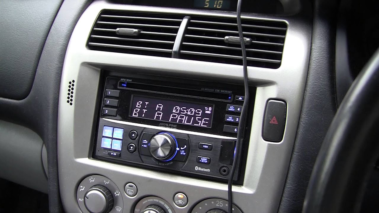 Alpine CDE-W235EBT car radio (demo)