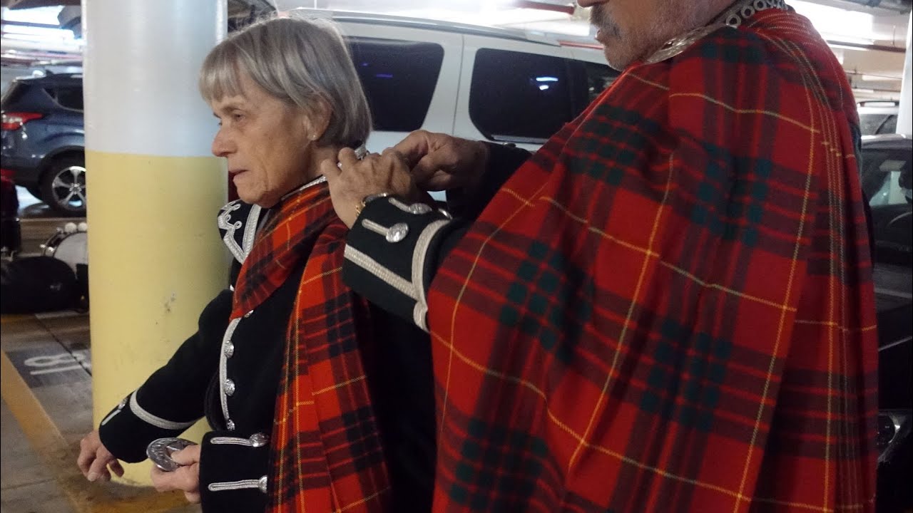CAPD how to wear the Piper's Plaid