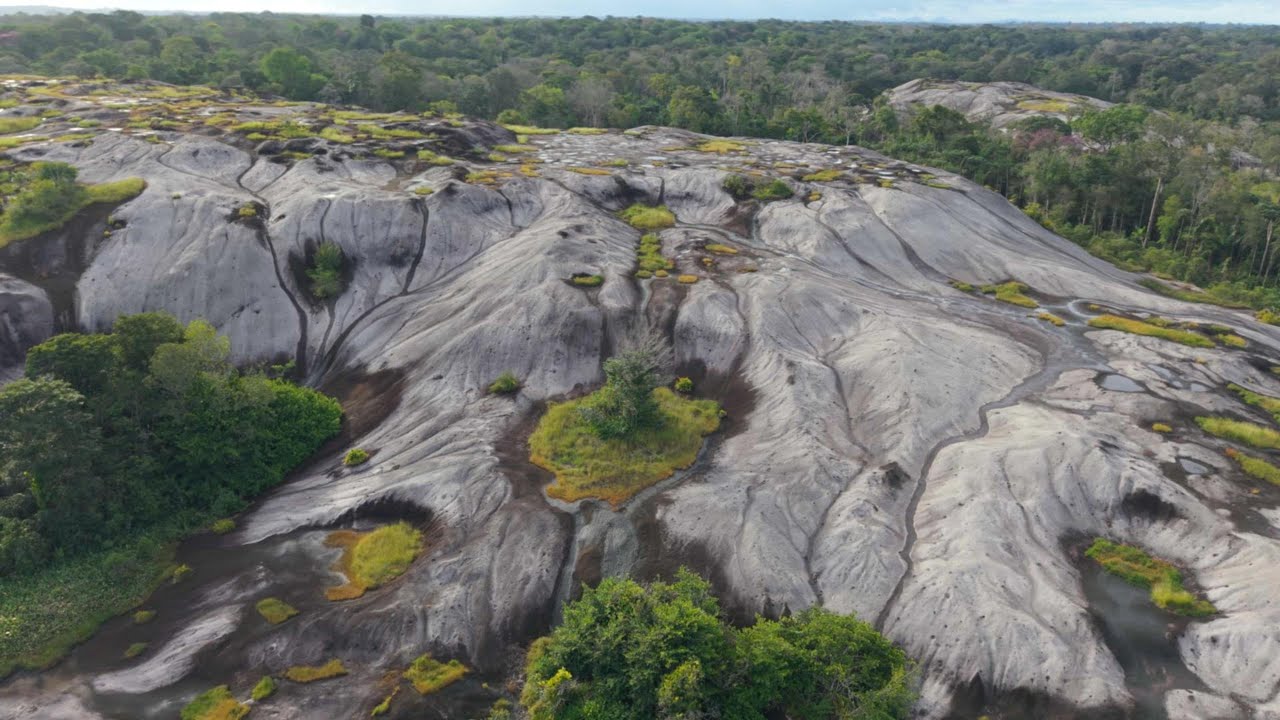OIAPOQUE (BRESIL) - GUYANE, Rocher Ananas - Pedra de abacaxi