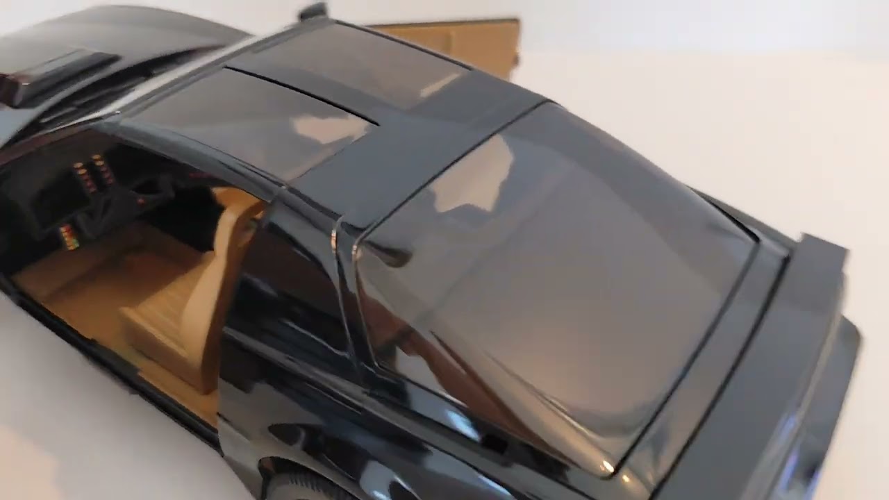 Kitt 1:15 Diamond Select