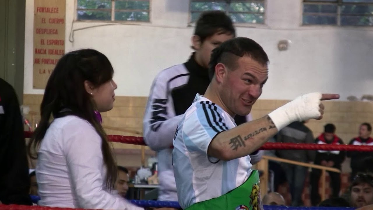 relámpago López TÍTULO MUNDIAL DE kick Boxing 2012 ARGENTINA vs ANGOLA , ganador por ko 1° round