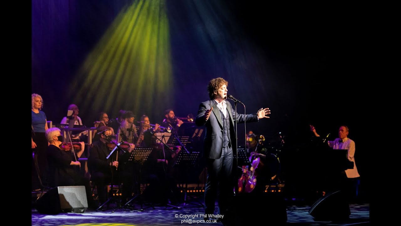 Lee Mead closes 