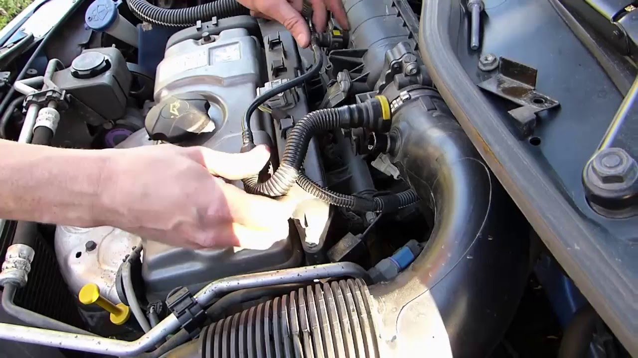 Как заменить свечи зажигания на Peugeot 206 1.4i