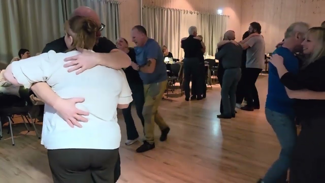 Du er sola m @Rune Engen på Lillehammer Swingklubb en flott låt og bra fremmøte film v Inger Lise