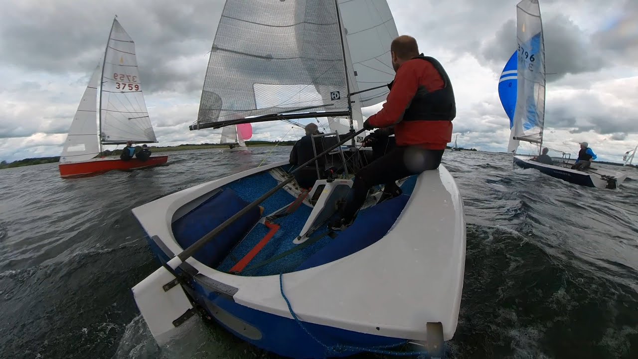 Merlin inlands race 2 - close racing after a good start