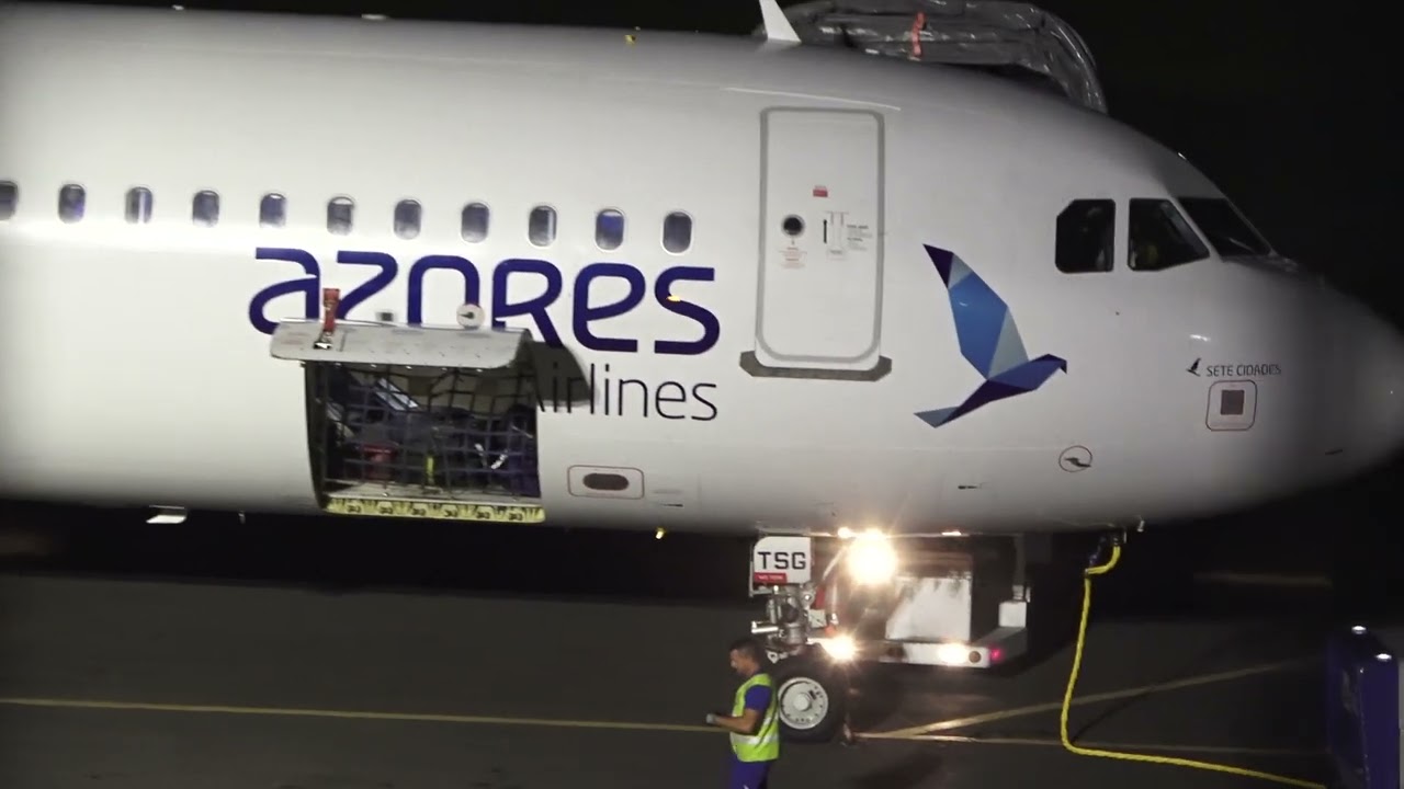 avião chegou  Canada