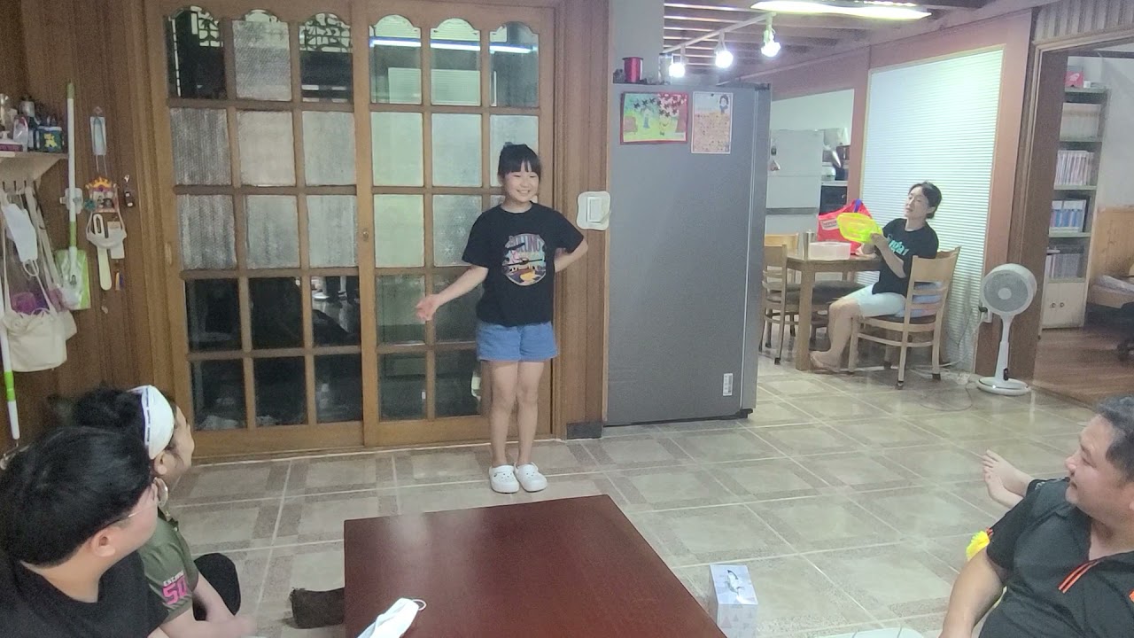 할머니 생신 주윤축하공연1- STAYC 