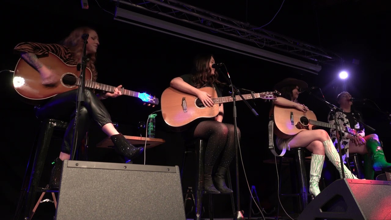 Jade Helliwell , Kezia Gill - How Long Have You Known @ the camden Club Girls Night 19-02-2023-4k