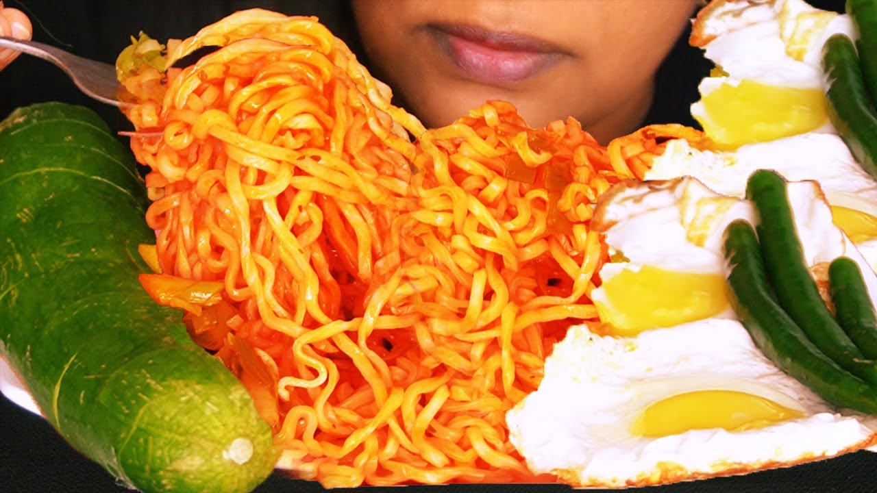 Spicy Samyang Buldak Kimchi Ramen 🔥 Extra Chilies & Eggs? 🥵🔥