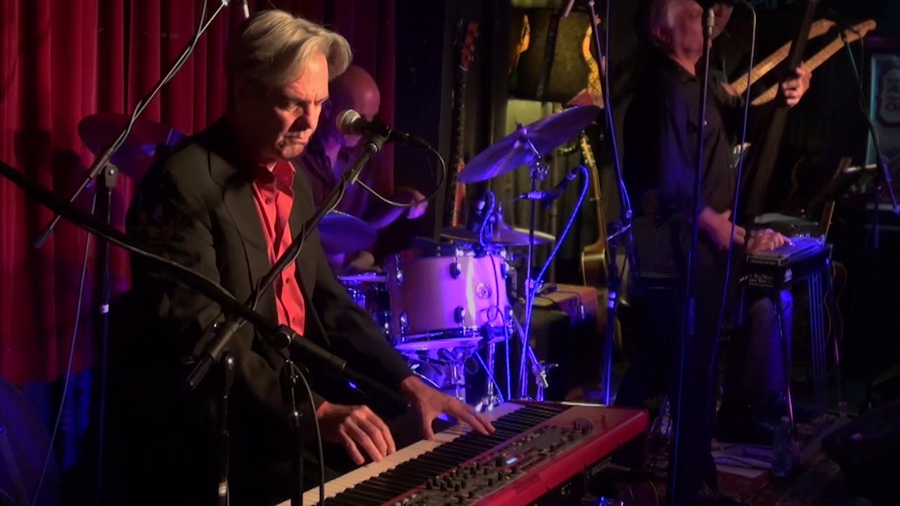Don Walker - Everybody (Recorded live at Camelot Lounge)