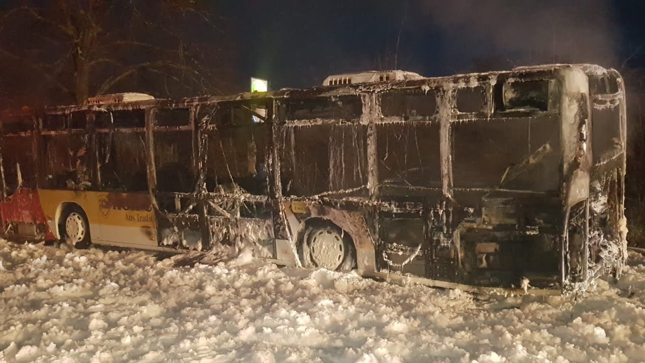 Wie evakuiert mann ein brennenden Bus