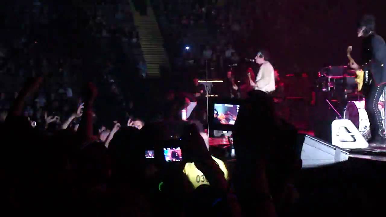Foxboro Hot Tubs 31/10/09 @ Manchester MEN Arena Stop Drop & Roll - Mother Mary - Sally HD m8