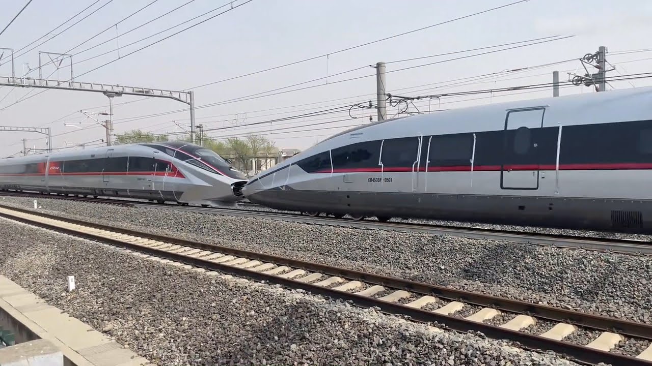 CR450 in China National Railway Test Center, Beijing 450km/h复兴号高速动车组在北京中国国家铁道试验中心进行异型重联测试