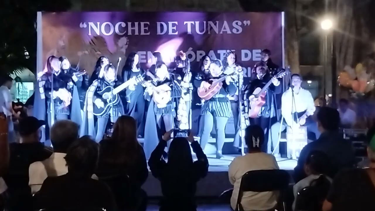 Serenata Huasteca. Tuna femenil de la UABJO 