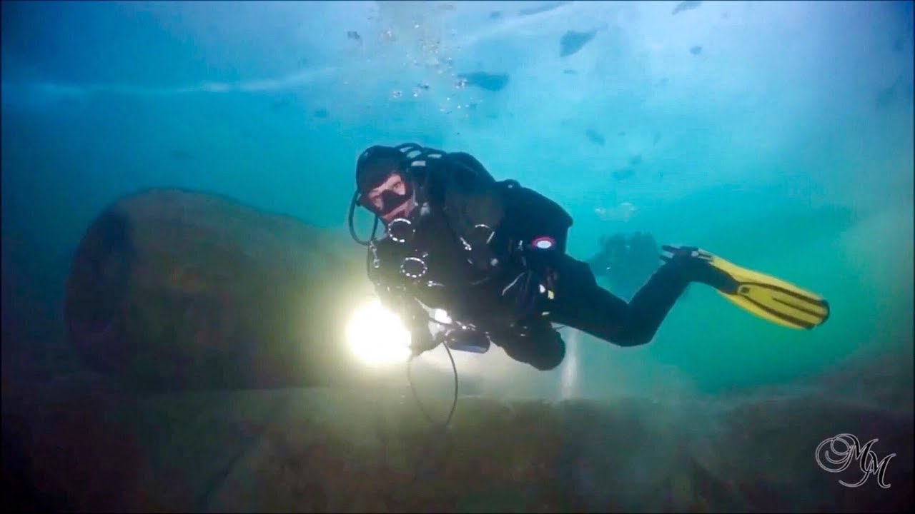 ICE DIVING