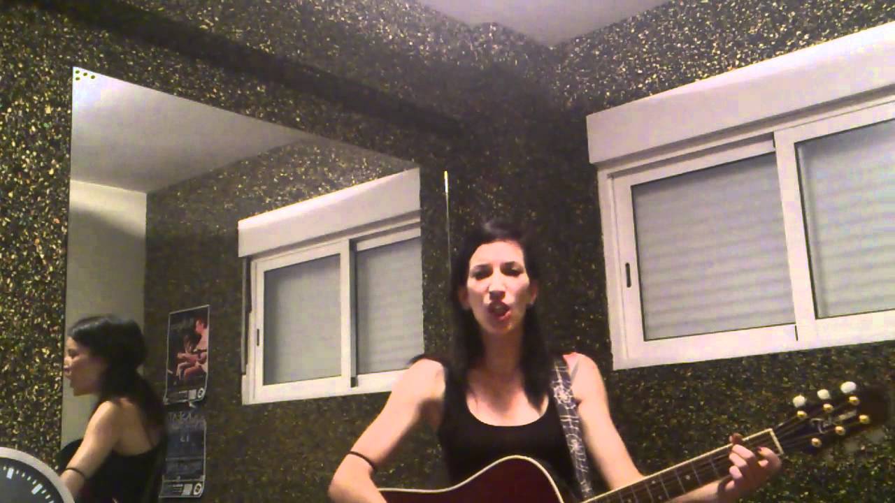 Neus Ferri - Ayo, technology (cover caser&iacute;simo)