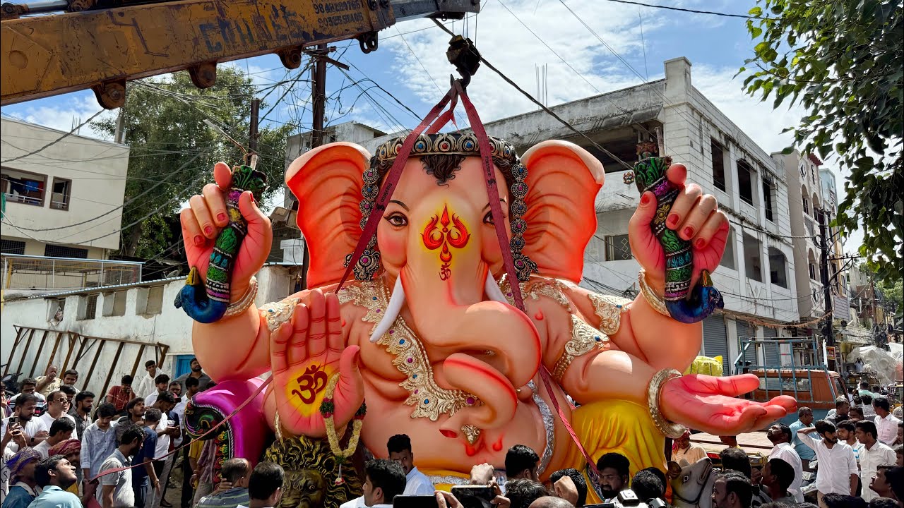 Balapur Ganesh Aagman 2025 | Balapur ganesh 2025 | Balapur Ganesh Idol Transporting from Dhoolpet 
