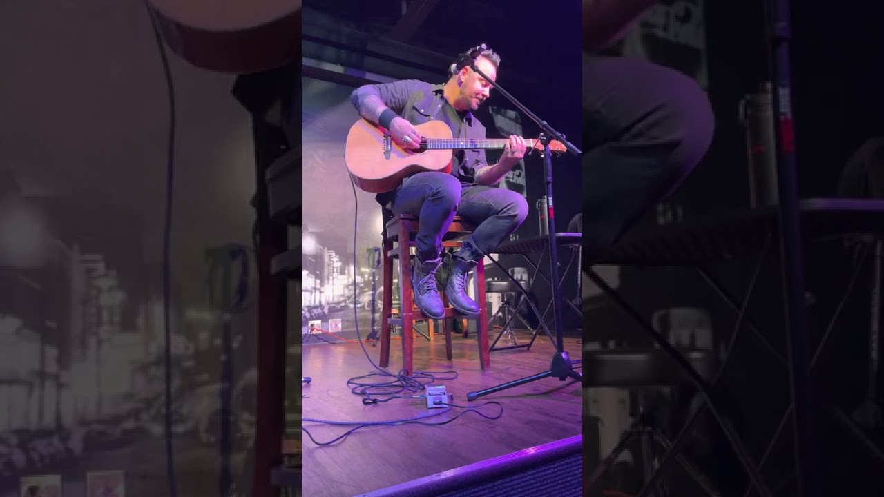 Adam Gontier - Lost In You (acoustic) @ Stand Up Live