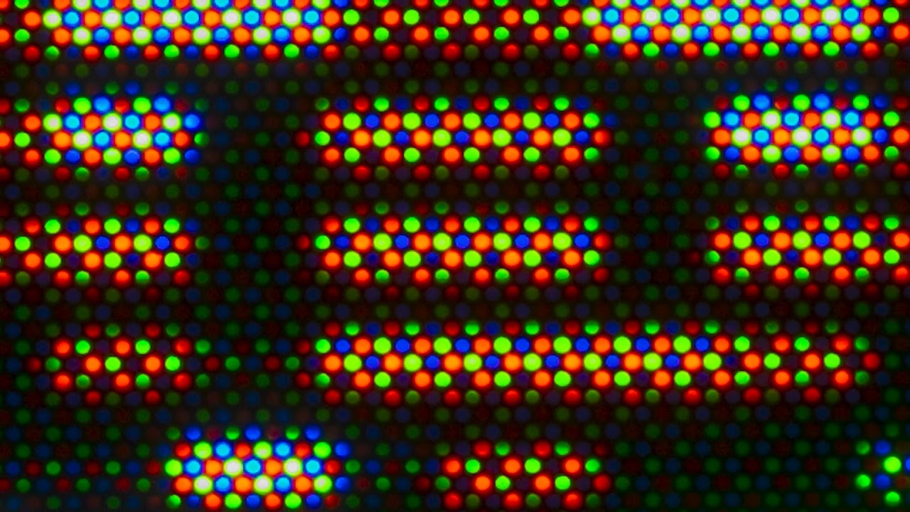 Link Macro of Shadow Mask  on PanasonicBT H1390Y in 4K