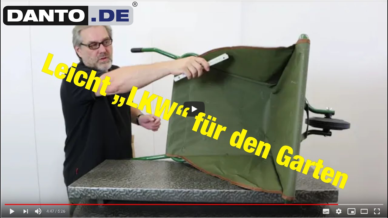 Schwere Lasten im Garten einfach transportiert mit einer Faltschubkarre