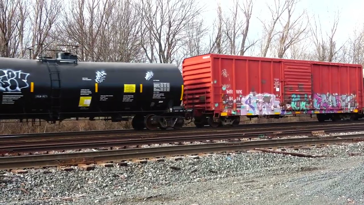Mystery Train - Where Is It? Triple Train Meet! CSX DPU Alright On Manifest Train! + More Trains!