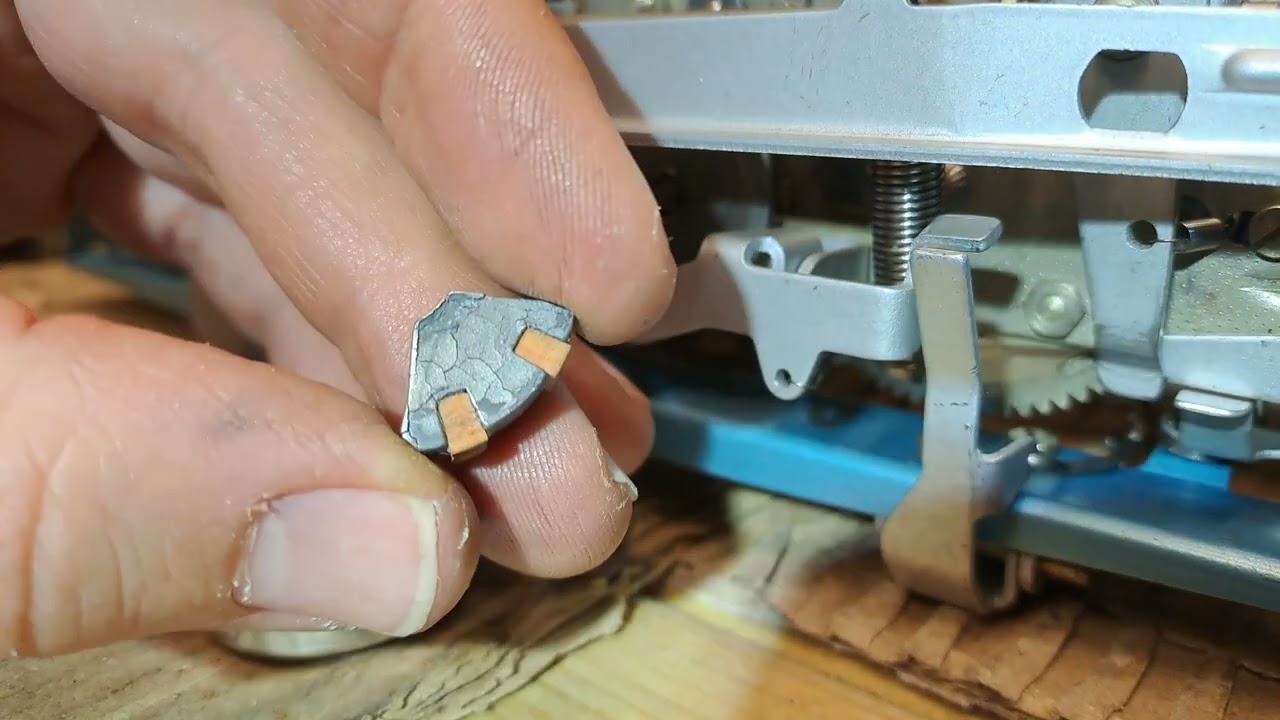 Olympia SM7 Typewriter - How to Remove and Repair a Stuck Tab Brake