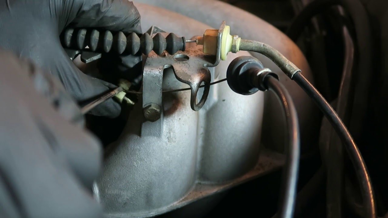 E30 Throttle Bowden Cable Removal and Installation