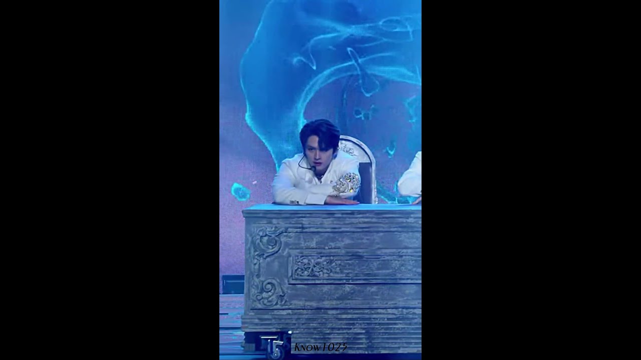 201218 Stray Kids Dionysus Cover Stage Lee Know 리노 Focus