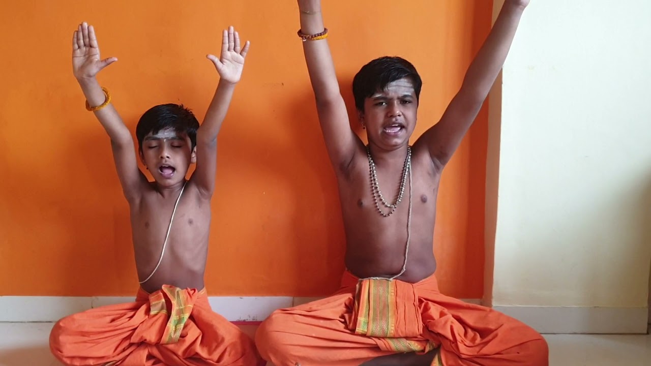 9 वर्ष के समर्थ और 13 वर्ष के अद्वैत