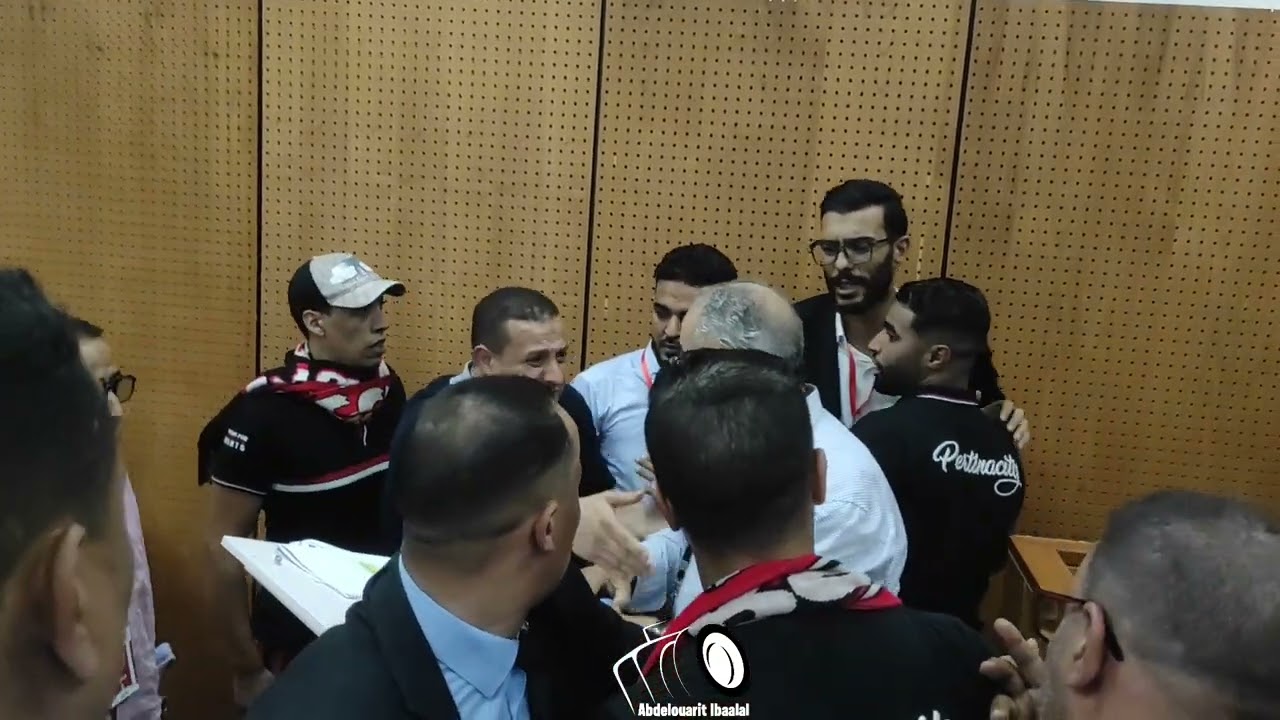 اعضاء الترا كريزي بويز يقتحمون جمع عام الكوكب المراكشي