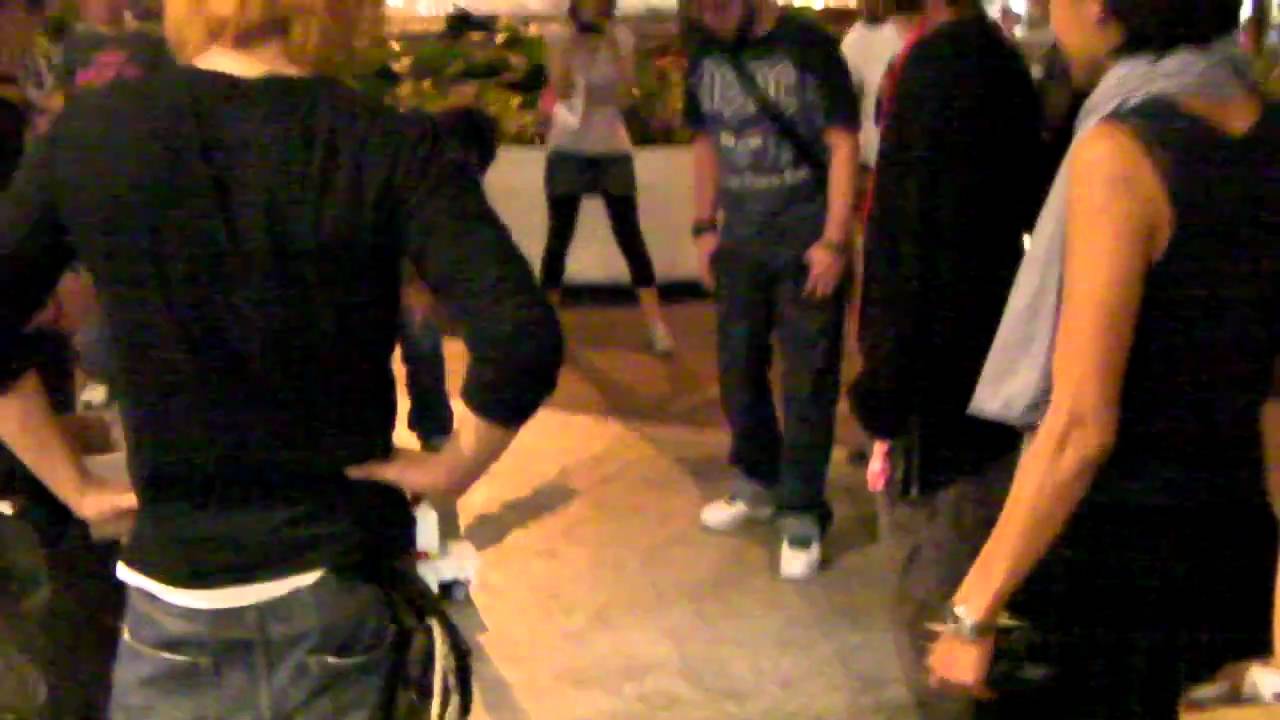 STGCC Mori Chack and Devilrobots playing with To-fu.MP4