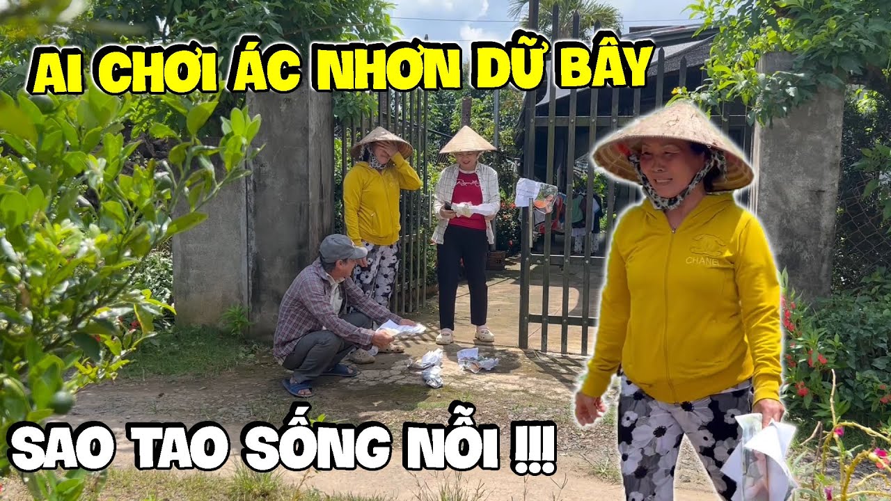 Dì Hương Tá Hõa Khi Thấy Hình Mình Trên Tờ Rơi Phát Khắp Sớm