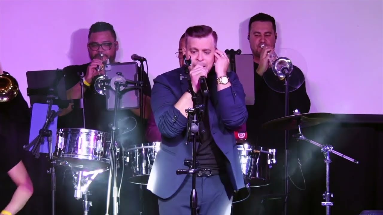 OSCAR ARRIAGA -  Tributo a  Celia Cruz ( LIVE)
