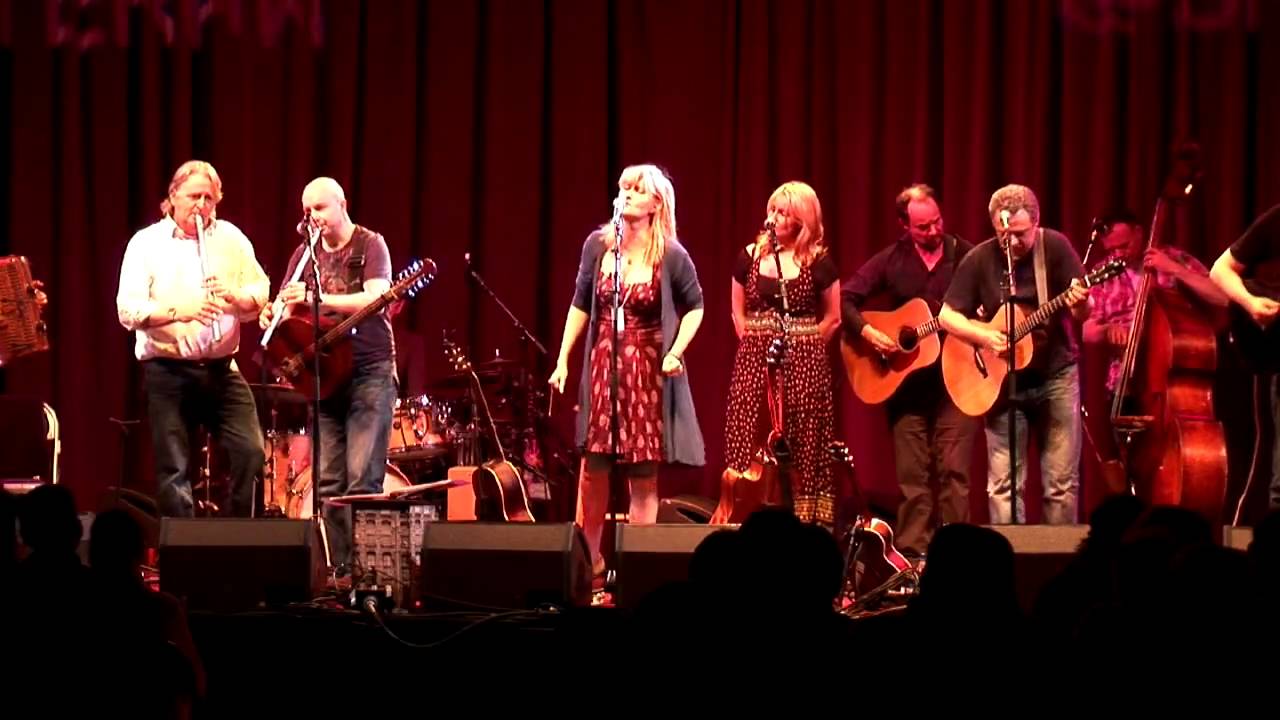 Edie Reader - Green Grow the Rushes Oer - East Lothian Homecoming Skateraw Concert