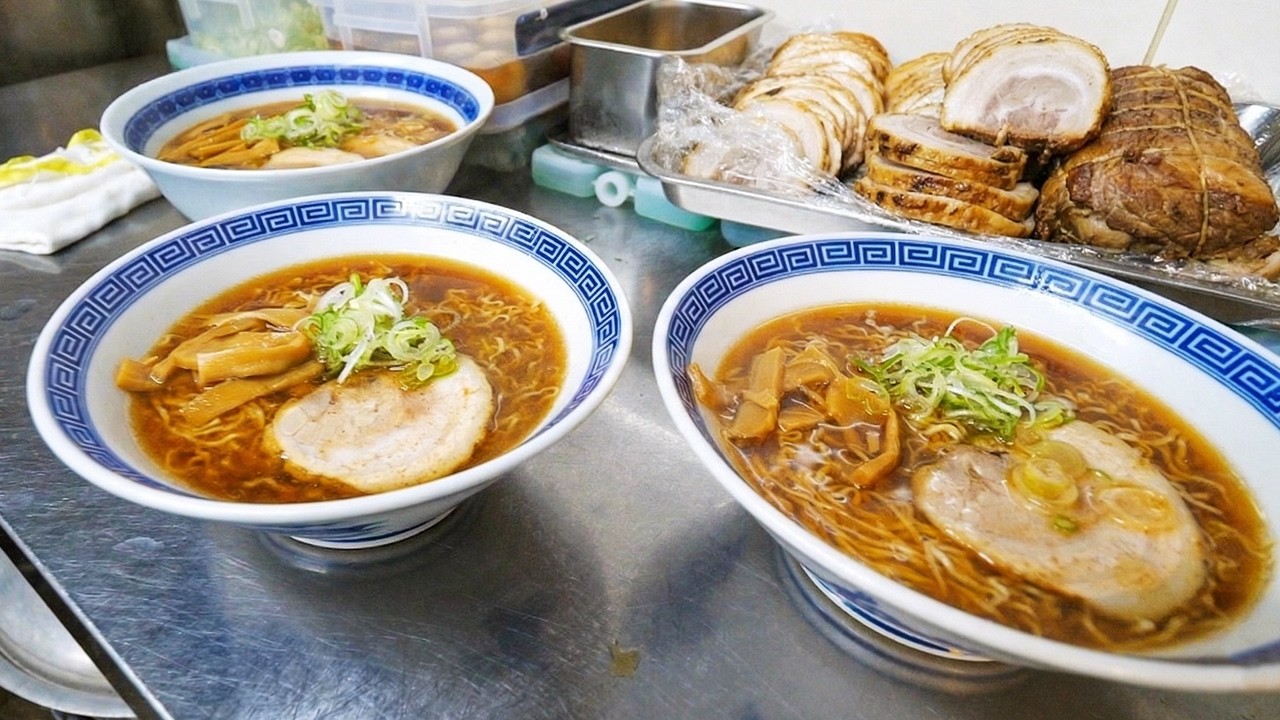 230 Bowls in 14 Seats! The 77-Year-Old 