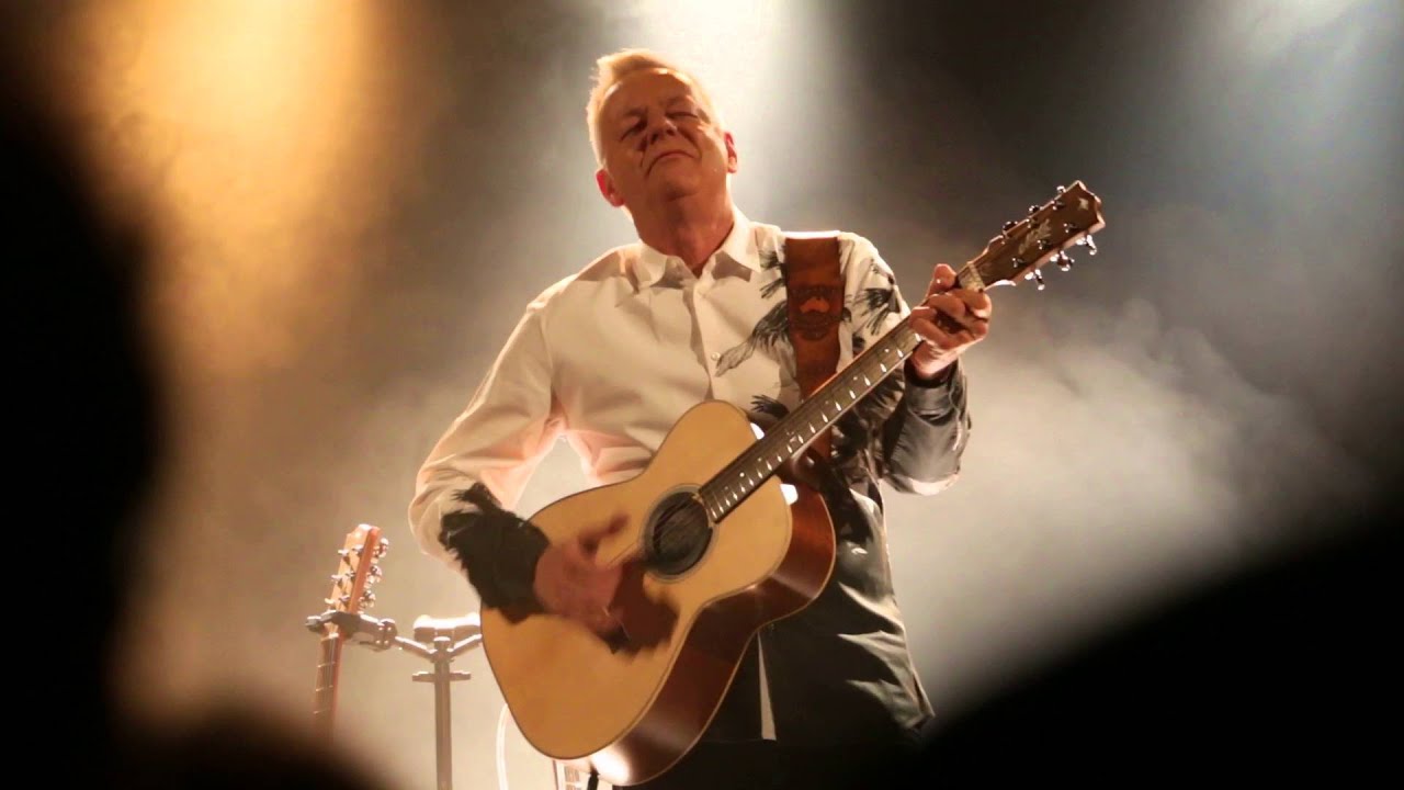 Tommy Emmanuel Paris Trianon 2016 while my guitar gently weeps meedley