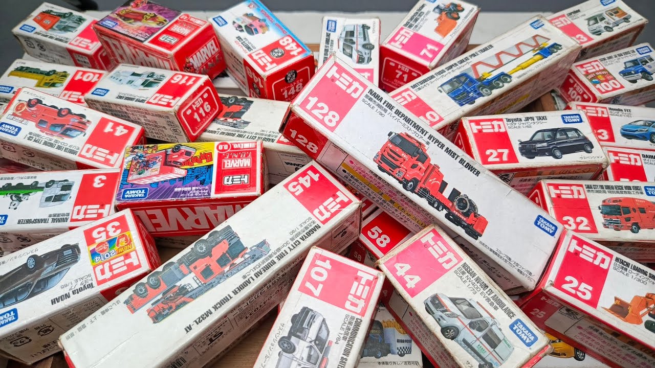 トミカミニカーが箱に盛り沢山!収納するよ。トミカのベストコレクションを動画でまとめました! -