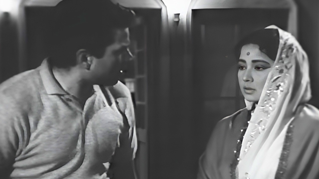 यह पाप है - किसी और की पत्नी के बारे में सोचना गलत! 😔Meena Kumari, Dharmendra का यादगार Scene