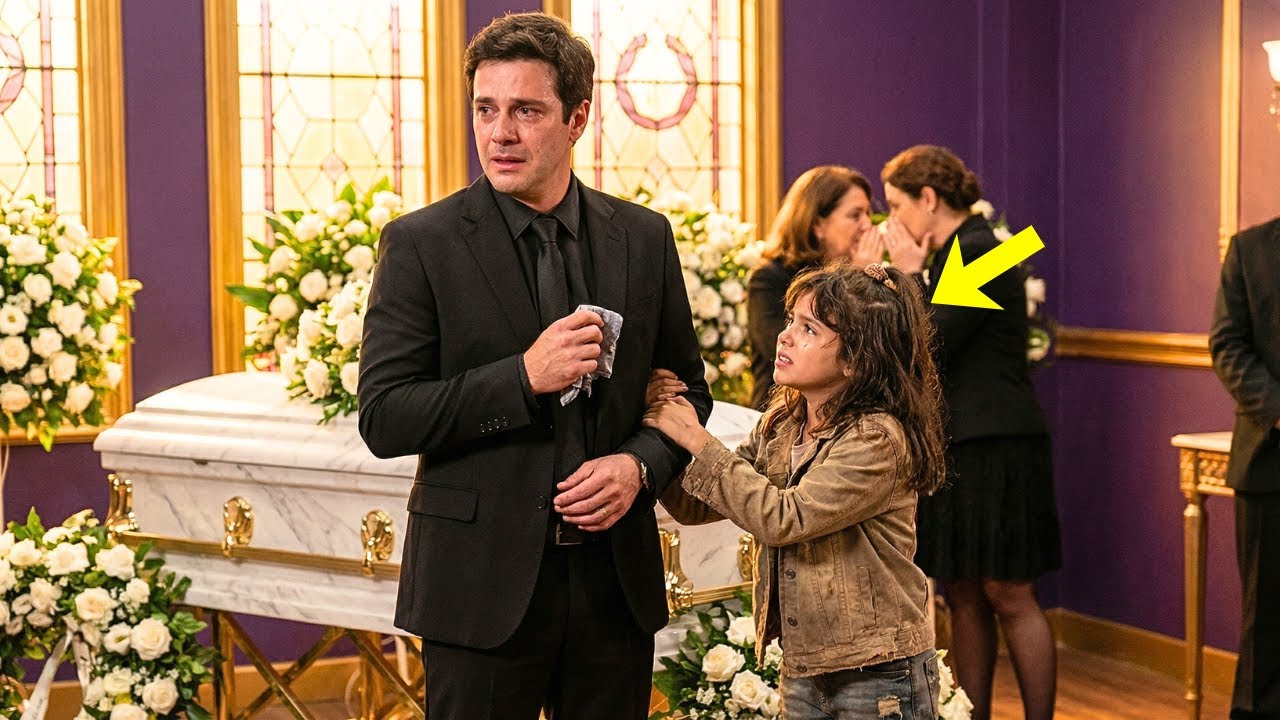 TIO, SUA ESPOSA ESTÁ VIVA... DISSE A MENINA POBRE AO MILIONÁRIO EM LÁGRIMAS NO FUNERAL